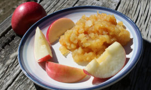 Homemade Vegan Cinnamon Applesauce