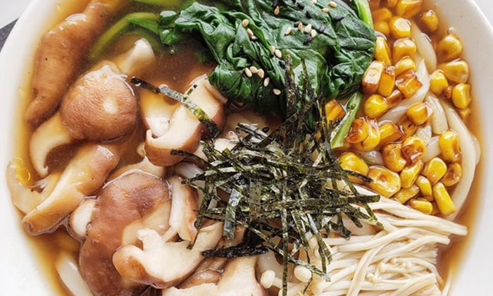 Vegan Japanese Udon Noodle Soup