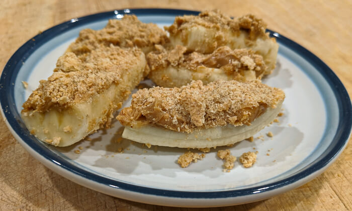 frozen-peanut-butter-banana-crumble-bars Frozen Peanut Butter Banana Crumble Bars